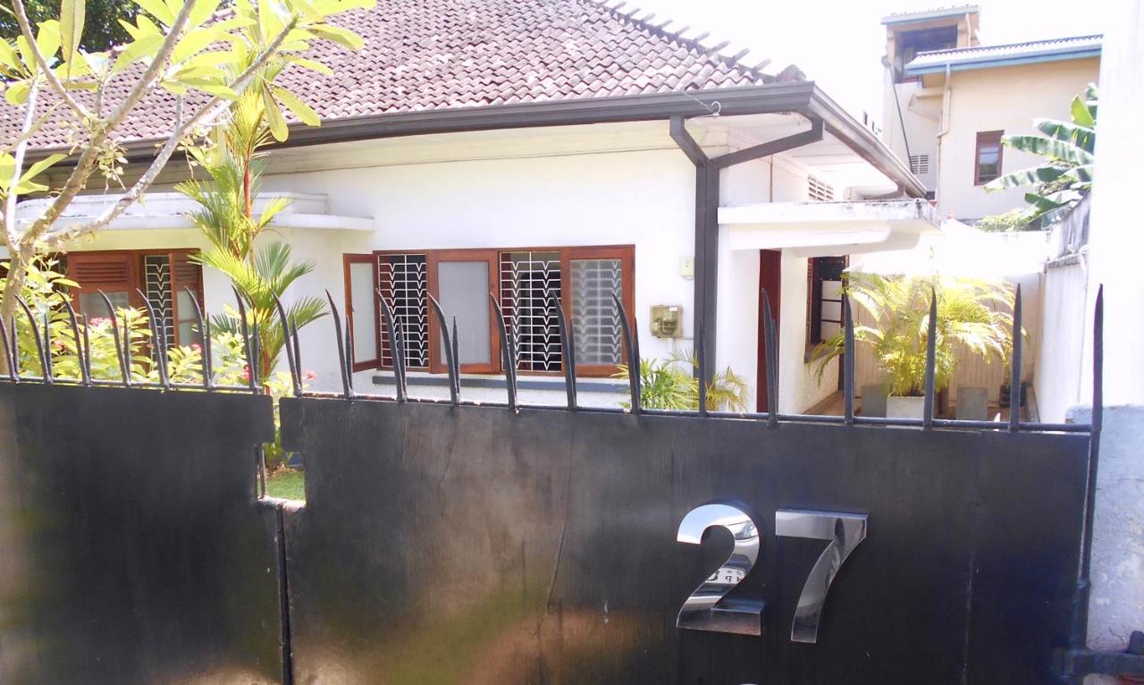 "27" Spathodea- Oasis In The City Colombo Eksteriør billede